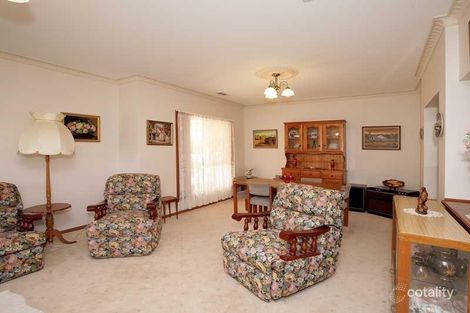 Property photo of 27 Hargrave Avenue Lloyd NSW 2650