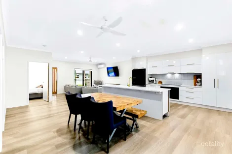 Property photo of 16 Jensen Drive Urraween QLD 4655
