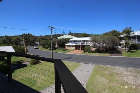 Property photo of 9 Harrow Drive Boomerang Beach NSW 2428