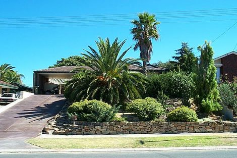 33 Emperor Ave, Beldon, WA 6027