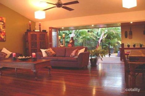 Property photo of 6 Moonbeam Crescent Castaways Beach QLD 4567