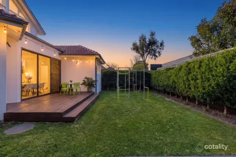 Property photo of 18 Grandview Road Brighton VIC 3186