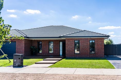 8 Coop Dr, Gisborne, VIC 3437