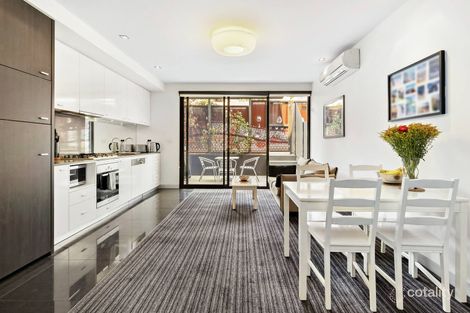 2/17 Robe St, St Kilda, VIC 3182