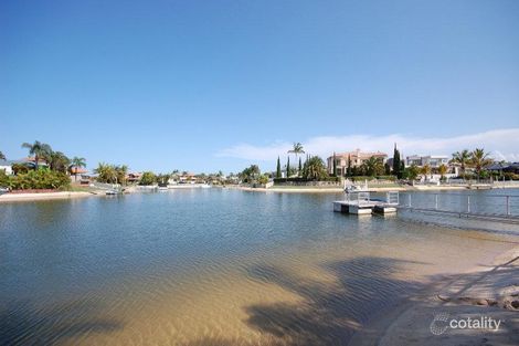 13 Selkirk Ave, Benowa, QLD 4217