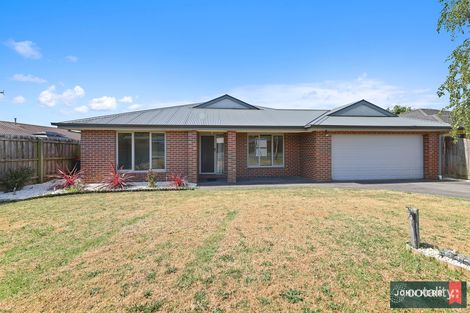 15 Vincent Bvd, Trafalgar, VIC 3824