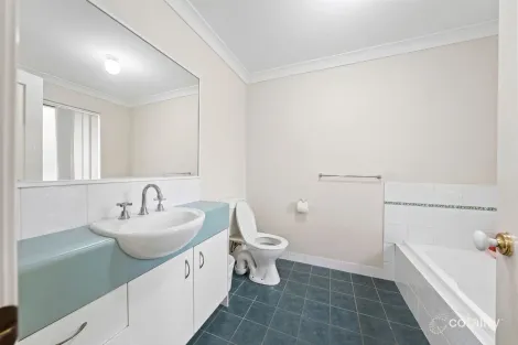 Property photo of 2/27 Camille Crescent Wynnum West QLD 4178