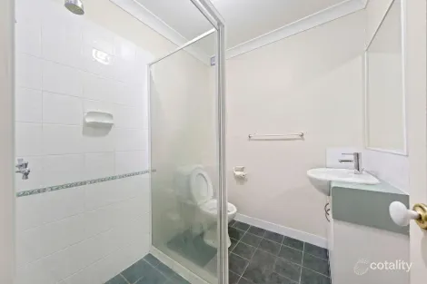 Property photo of 2/27 Camille Crescent Wynnum West QLD 4178
