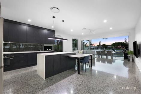 Property photo of 1/21 Vaggelas Crescent Biggera Waters QLD 4216