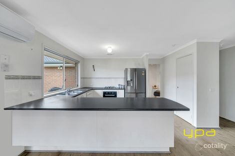 Property photo of 17 Taplan Crescent Cranbourne West VIC 3977