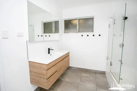 Property photo of 19 Cook Crescent Sunset QLD 4825