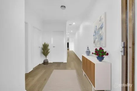 Property photo of 119 Bingham Circuit Thornhill Park VIC 3335