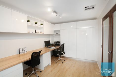Property photo of 65 Tenterfield Drive Burnside Heights VIC 3023