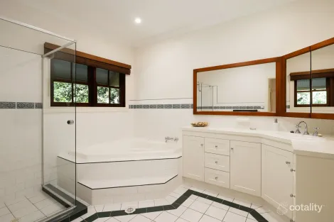 Property photo of 240 Old Farm Road Pullenvale QLD 4069