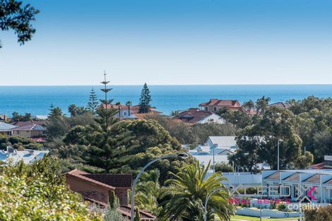 Property photo of 37 Marina Boulevard Ocean Reef WA 6027