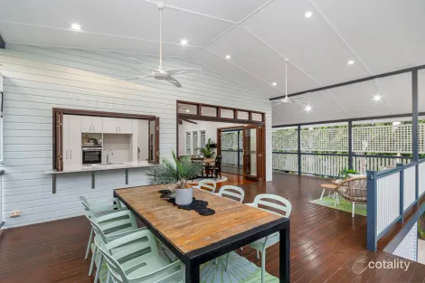 Property photo of 16 Clarendon Street Hyde Park QLD 4812