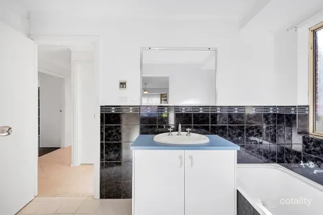 Property photo of 15 Chesterfield Walk Hillbank SA 5112