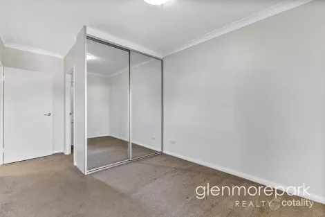 Property photo of 19/1 Glenmore Ridge Drive Glenmore Park NSW 2745