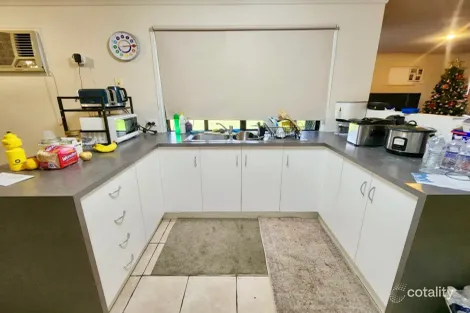 Property photo of 65 Grosvenor Drive Moranbah QLD 4744