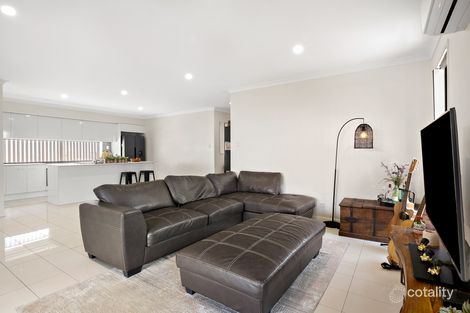 Property photo of 39 Sandpiper Circuit Aberglasslyn NSW 2320