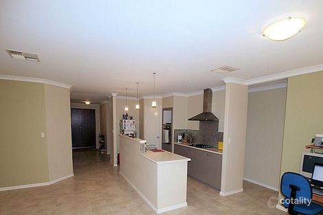 Property photo of 11 Ashtree Boulevard Wattle Grove WA 6107
