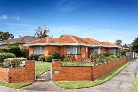 296 Greenwood Dr, Watsonia, VIC 3087
