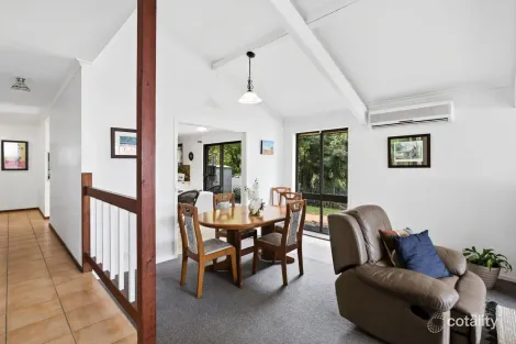 Property photo of 7 Hilltop Crescent Maroochydore QLD 4558