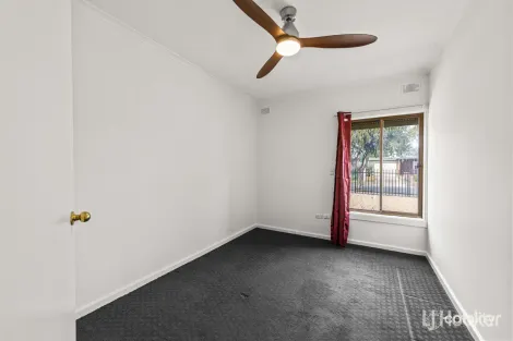 Property photo of 54 Rosewarne Crescent Davoren Park SA 5113