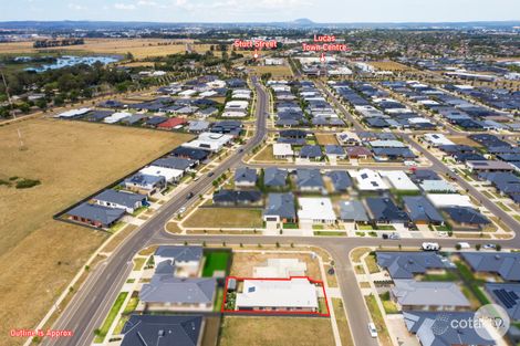 Property photo of 4 Grainger Parade Lucas VIC 3350