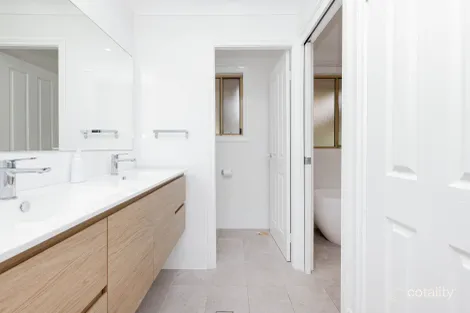 Property photo of 99 Denton Park Drive Rutherford NSW 2320