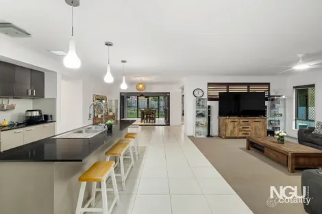 Property photo of 4 Pavia Place Augustine Heights QLD 4300