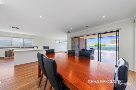 Property photo of 29 Winneke Way Pakenham VIC 3810