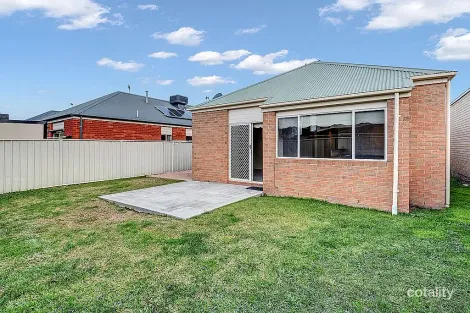 Property photo of 14 Long Island Circuit Craigieburn VIC 3064