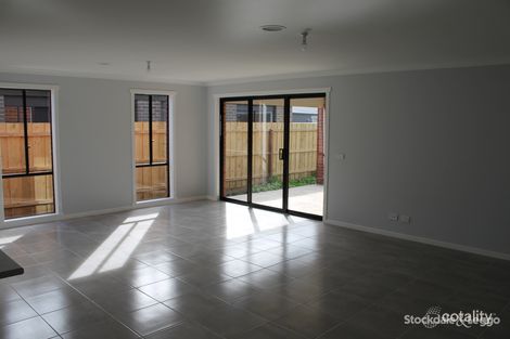 Property photo of 34 Bronzewing Street Pakenham VIC 3810