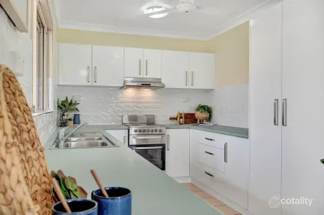 Property photo of 14 Dalkeith Crescent Mount Louisa QLD 4814