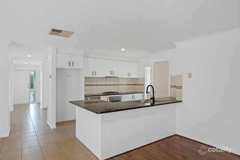 Property photo of 8 Ogle Way Cranbourne North VIC 3977