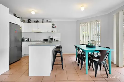 Property photo of 2 Esk Place Kallangur QLD 4503