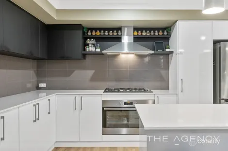 Property photo of 16 Halite Way Treeby WA 6164