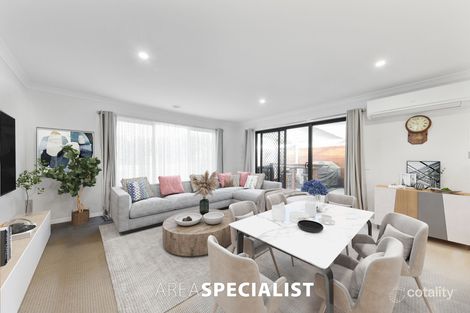 Property photo of 4 Albert Circuit Pakenham VIC 3810