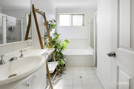 Property photo of 33 Galeen Drive Burleigh Waters QLD 4220