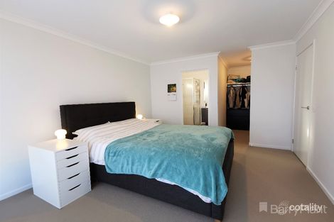 Property photo of 101 Greendale Boulevard Pakenham VIC 3810