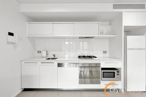 Property photo of 904/1 Point Park Crescent Docklands VIC 3008