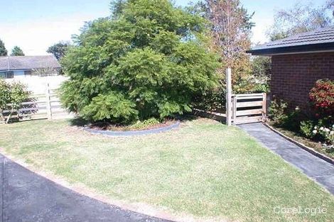 Property photo of 16 Fairbairn Road Cranbourne VIC 3977