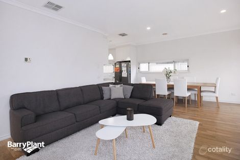 Property photo of 4 Tournament Rise Craigieburn VIC 3064
