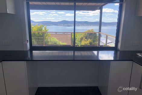 2/12 Nicholas Dr, Sandy Bay, TAS 7005