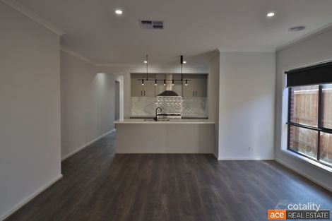 Property photo of 8 Pascal Way Wyndham Vale VIC 3024