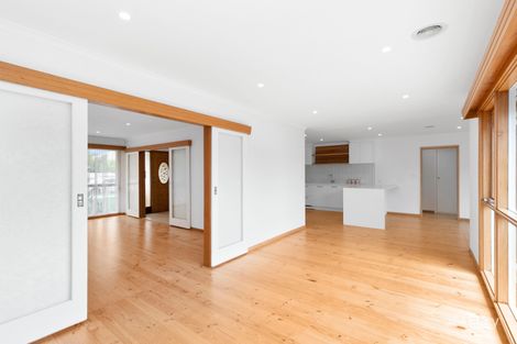 Property photo of 16 Everett Close Herne Hill VIC 3218