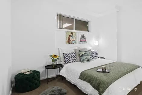 Property photo of 2/2-6 Fraser Street Westmead NSW 2145