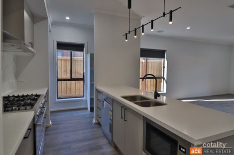 Property photo of 8 Pascal Way Wyndham Vale VIC 3024