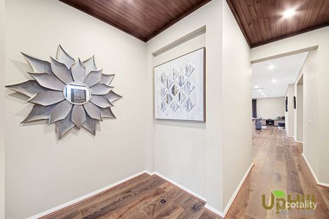 Property photo of 12 Lucinda Lane Cranbourne North VIC 3977